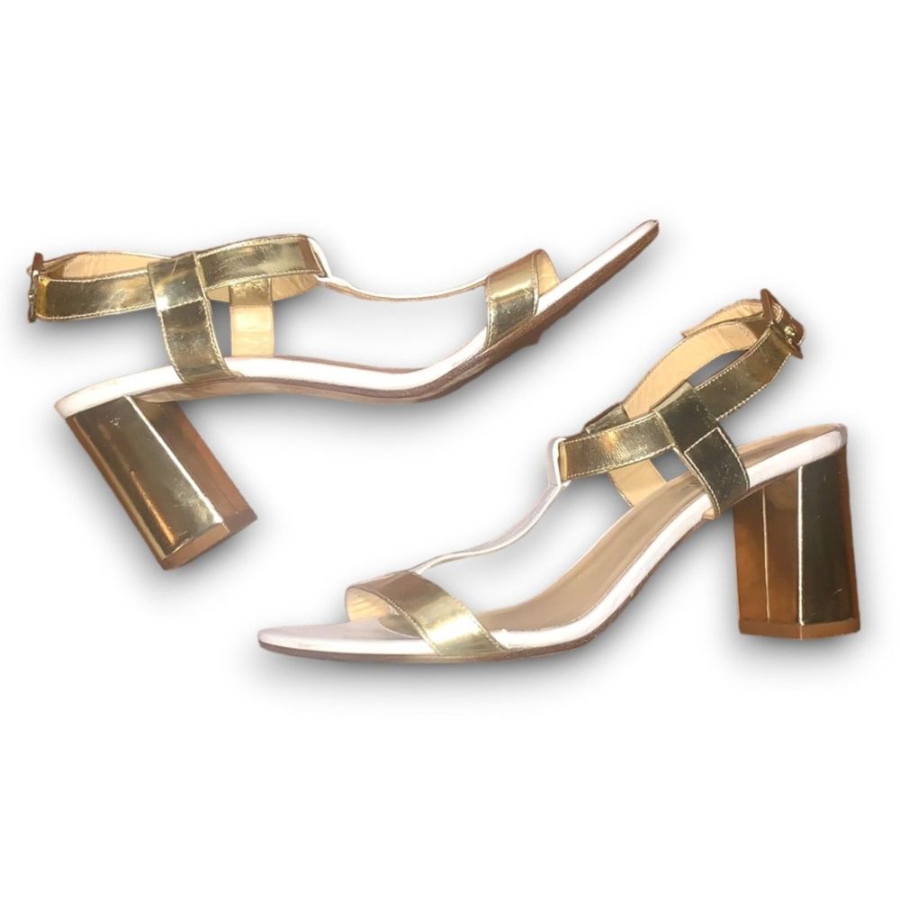 * KATE SPADE * White & Gold Chunky Pump T-strapped Sandals Size 8.5